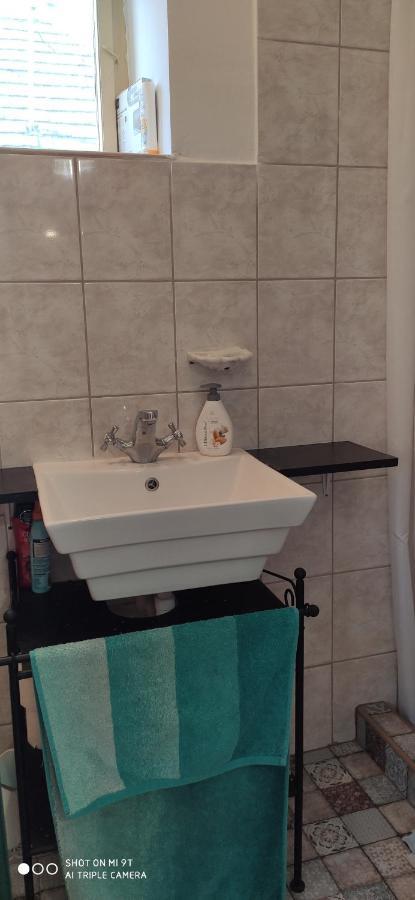 Terez Haza Hotel Pazmand Bagian luar foto
