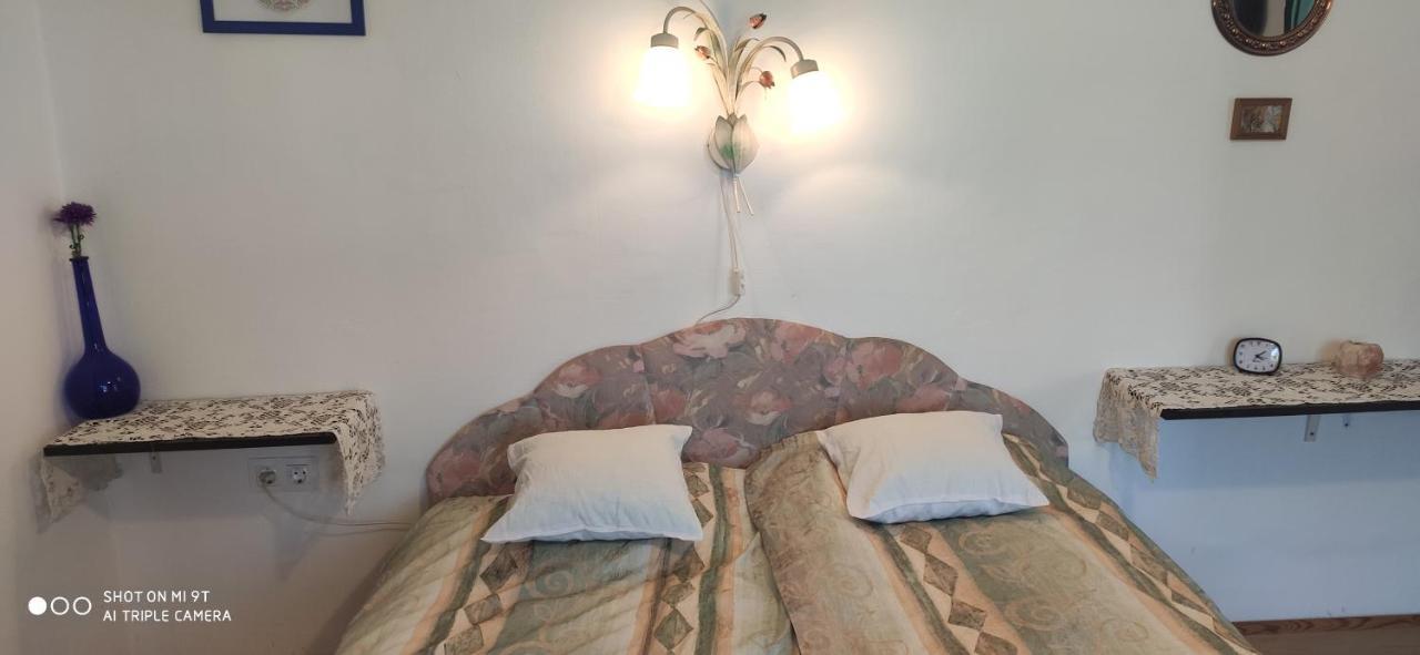 Terez Haza Hotel Pazmand Bagian luar foto