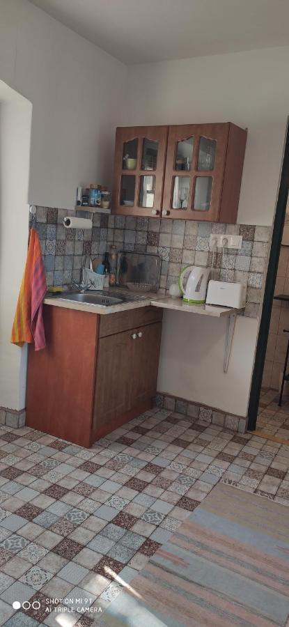 Terez Haza Hotel Pazmand Bagian luar foto