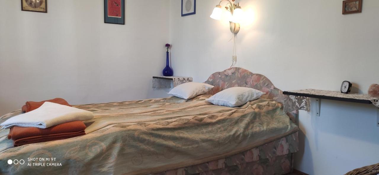 Terez Haza Hotel Pazmand Bagian luar foto